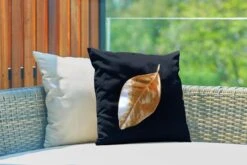 Buitenkussens - Tuin - Goud Blad Met Een Zwarte Achtergrond - 40x40 Cm -Pillowmonkey 1200x800 3311