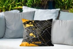 Buitenkussen - Plattegrond - Almere - Goud - Zwart - 45x45 Cm - Weerbestendig -Pillowmonkey 1200x800 3324