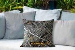 Buitenkussen - Plattegrond - Voorburg - Goud - Zwart - 45x45 Cm - Weerbestendig -Pillowmonkey 1200x800 3328