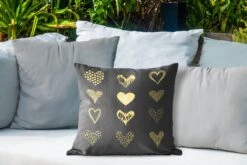Buitenkussens - Tuin - Gouden Getekende Harten Op Zwart Papier - 45x45 Cm -Pillowmonkey 1200x800 3336