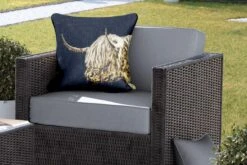 Buitenkussen Weerbestendig - Schotse Hooglander - Koe - Goud - 50x50 Cm -Pillowmonkey 1200x800 3341