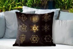 Buitenkussens - Tuin - Gouden Geometrische Vormen Op Een Zwarte Achtergrond - 60x60 Cm -Pillowmonkey 1200x800 3348