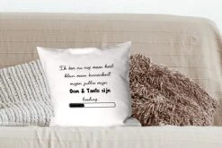 Kussenhoes 45x45 Cm - Zwangerschap Aankondiging - Baby Op Komst - Oom En Tante - Katoen / Polyester - Voor Binnen -Pillowmonkey 1200x800 344