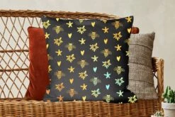 Kussenhoes 60x60 Cm - Bij - Goud - Patroon - Katoen / Polyester - Voor Binnen -Pillowmonkey 1200x800 376