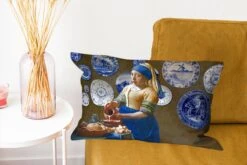 Kussenhoes 50x30 Cm - Meisje Met De Parel - Melkmeisje - Delfts Blauw - Katoen / Polyester - Voor Binnen -Pillowmonkey 1200x800 592