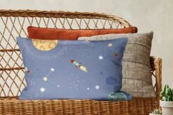 Kussenhoes 60x40 Cm - Ruimte - Kinderkamer - Sterren - Katoen / Polyester - Voor Binnen 11 Kussenhoes 60x40 Cm - Ruimte - Kinderkamer - Sterren - Katoen / Polyester - Voor Binnen -Pillowmonkey 1200x800 696