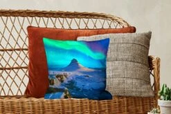 Kussenhoes 40x40 Cm - Noorderlicht - Berg - IJsland - Katoen / Polyester - Voor Binnen -Pillowmonkey 1200x800 712