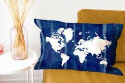 Kussenhoes 60x40 Cm - Wereldkaart - Wit - Blauw - Katoen / Polyester - Voor Binnen -Pillowmonkey 1200x800 86