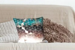 Kussenhoes 40x40 Cm - Abstract - Kubus - Goud - Patronen - Luxe - Katoen / Polyester - Voor Binnen -Pillowmonkey 1200x800 980