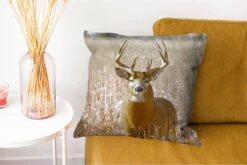 Sierkussens - Kussentjes Woonkamer - 45x45 Cm - Hert - Gras - Herfst - Dieren - Natuur - Gewei -Pillowmonkey 1200x802 204