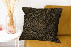 Sierkussens - Kussen - Gouden Patroon Op Een Zwarte Achtergrond - 60x60 Cm - Kussen Van Katoen -Pillowmonkey 1200x802 263