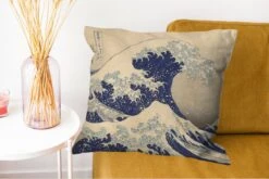 Sierkussens - Kussentjes Woonkamer - 60x60 Cm - De Grote Golf Bij Kanagawa - Schilderij Van Katsushika Hokusai -Pillowmonkey 1200x802 278