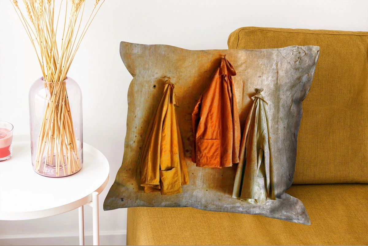 Sierkussens - Kussen - Jassen Aan Een Okergele Muur - 50x50 Cm - Kussen Van Katoen 4 Sierkussens - Kussen - Jassen Aan Een Okergele Muur - 50x50 Cm - Kussen Van Katoen - Afbeelding 2