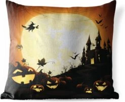 Buitenkussens - Tuin - Een Illustratie Van Een Kasteel Met Heksen En Pompoenen Tijdens Halloween - 40x40 Cm